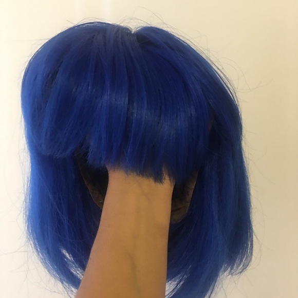 Blue Bob Wig - Picture 2 of 4